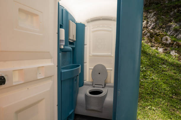 Best Portable restroom trailer rental  in Kingston, OK